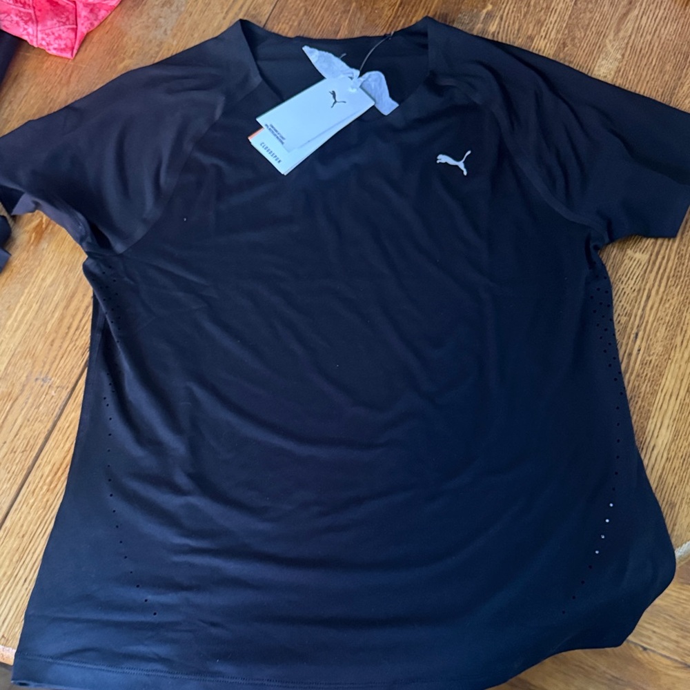 Puma Women’s Black cloudspun short sleeve tee